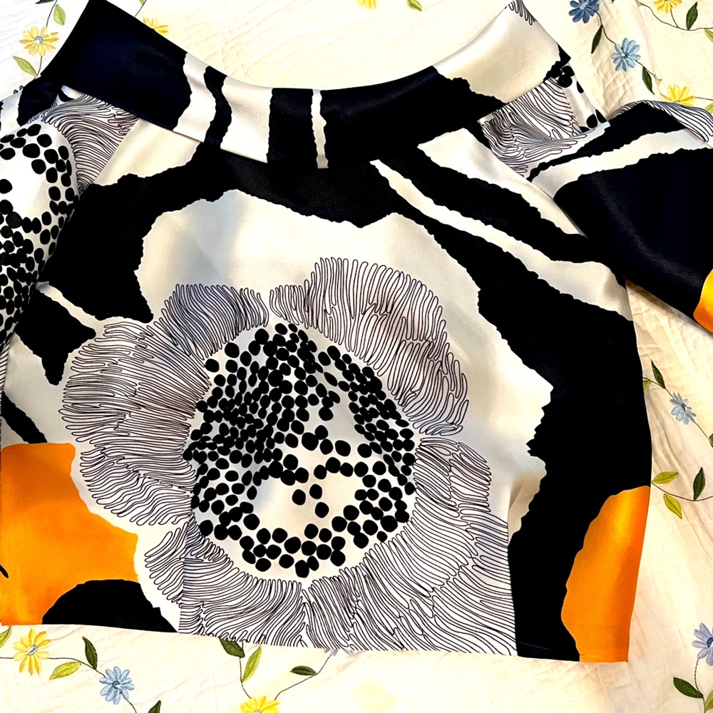 Marimekko sateen top, size S.
